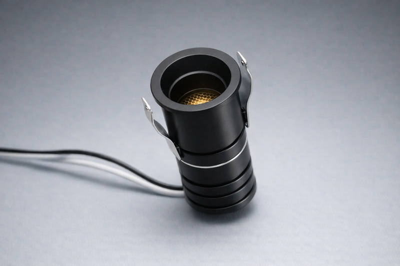 D221 PENCIL COB 1W mini spot light in black with gold honeycomb baffle